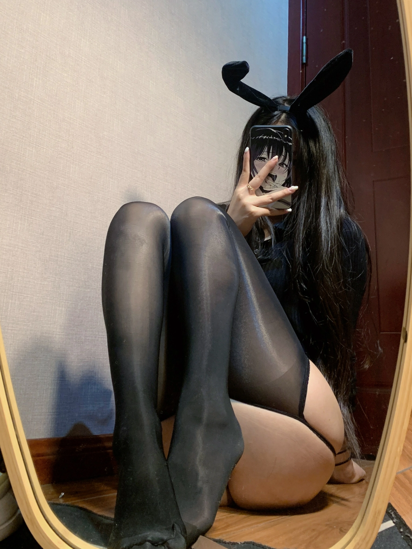 陈佩奇 – 黑丝吊带大蜜桃后视【26P】